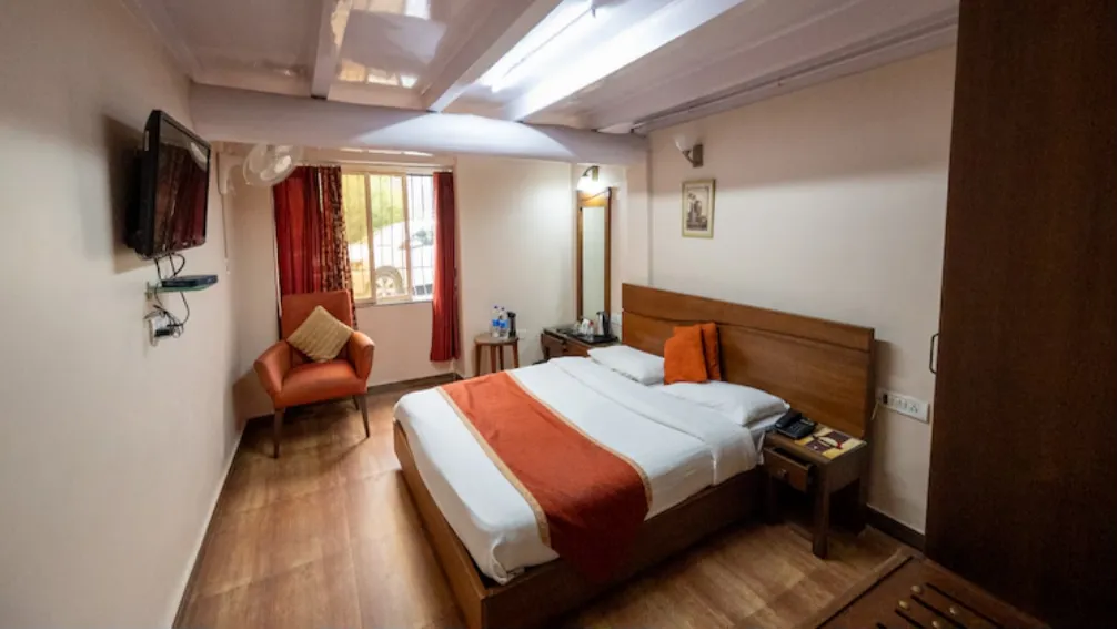 Economy Room
